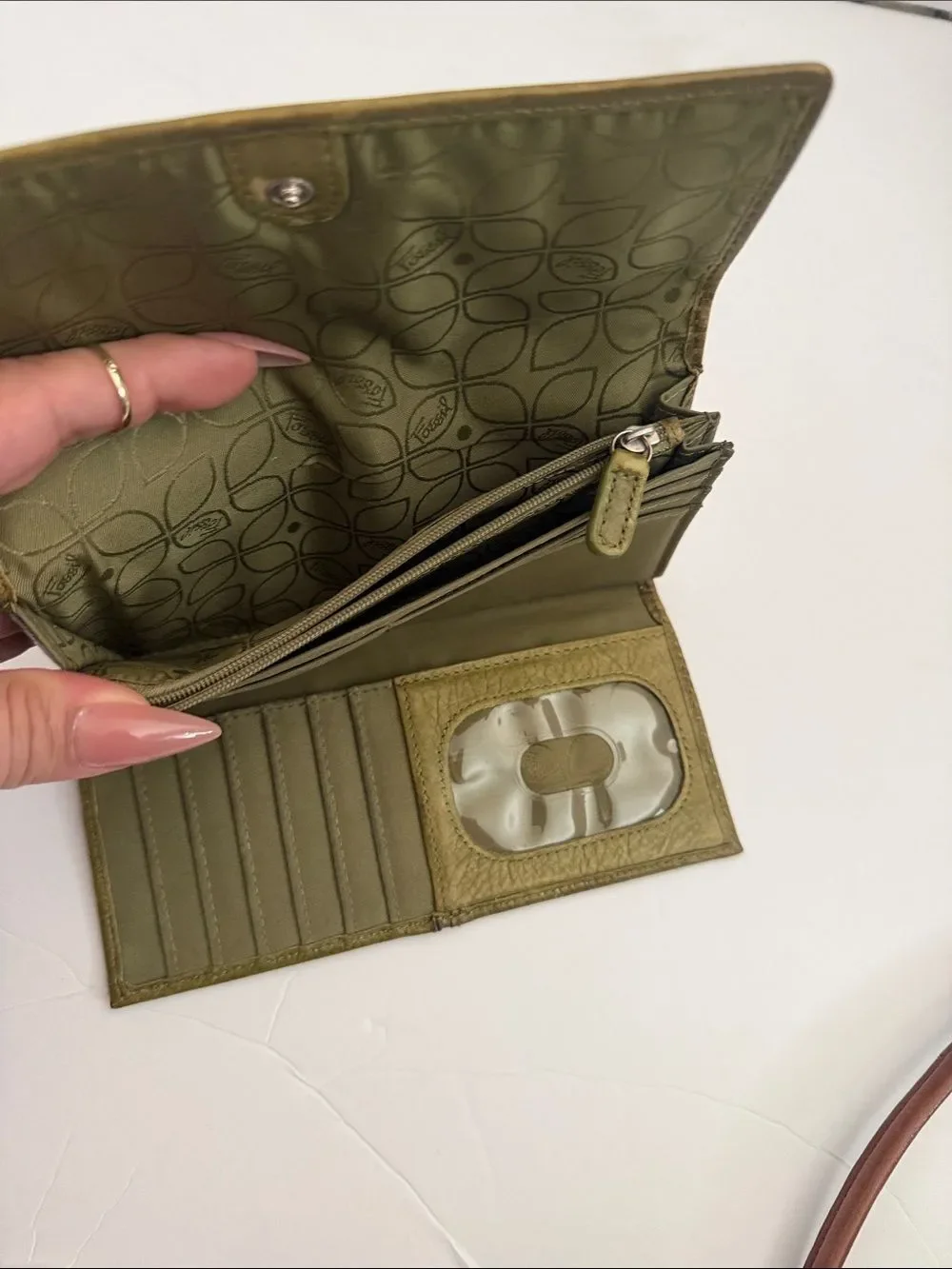 Fossil Olive Green Leather Fold Wallet with Metal Keyhole Plaque
